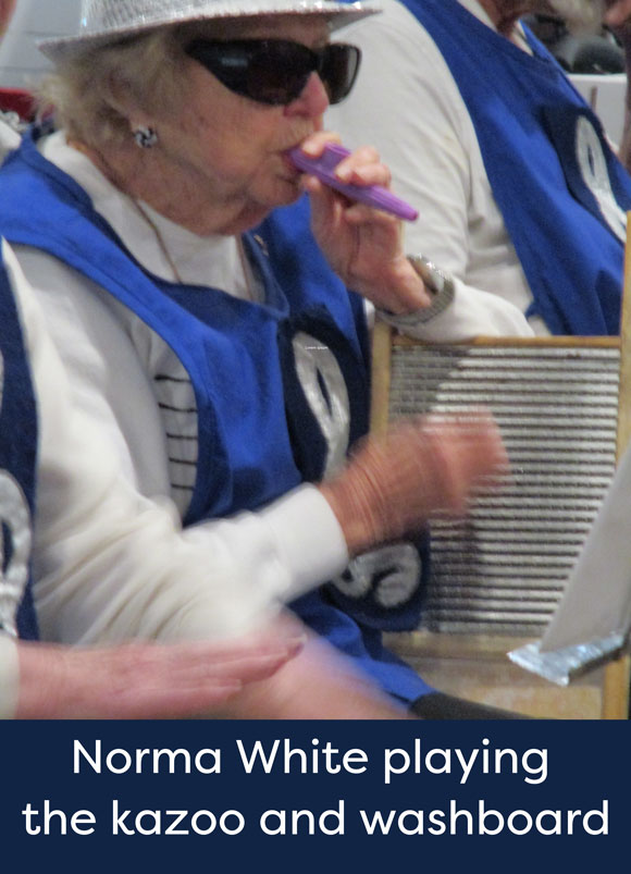 Norma-White-playing-the-kazoo-and-washboard_580X803