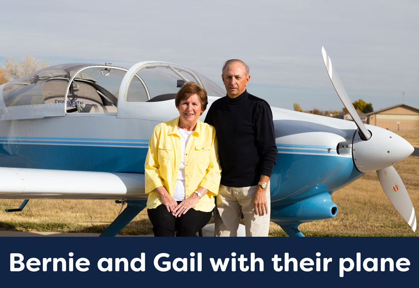 Bernie-and-Gail-with-their-plane_827X569