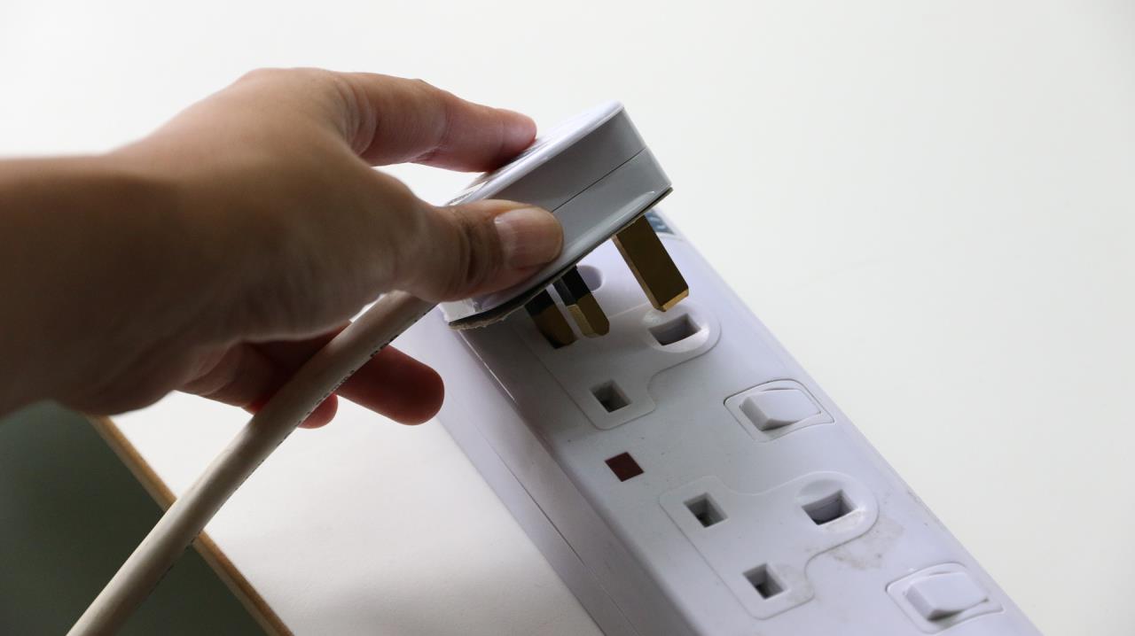Safe Unplugging Power Strip